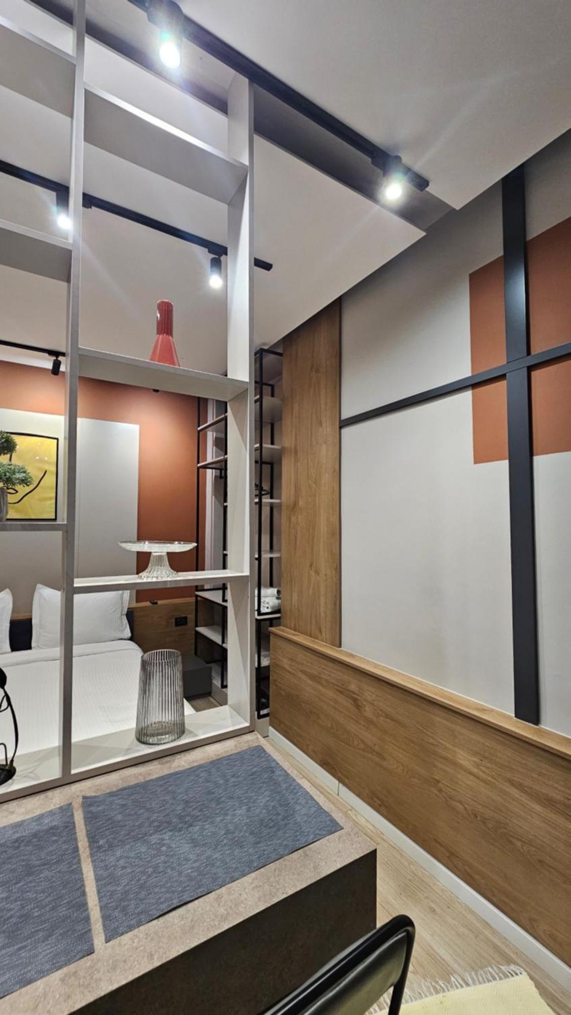 Tam Serviced Studio Apartments Next To Blloku Tirana Esterno foto