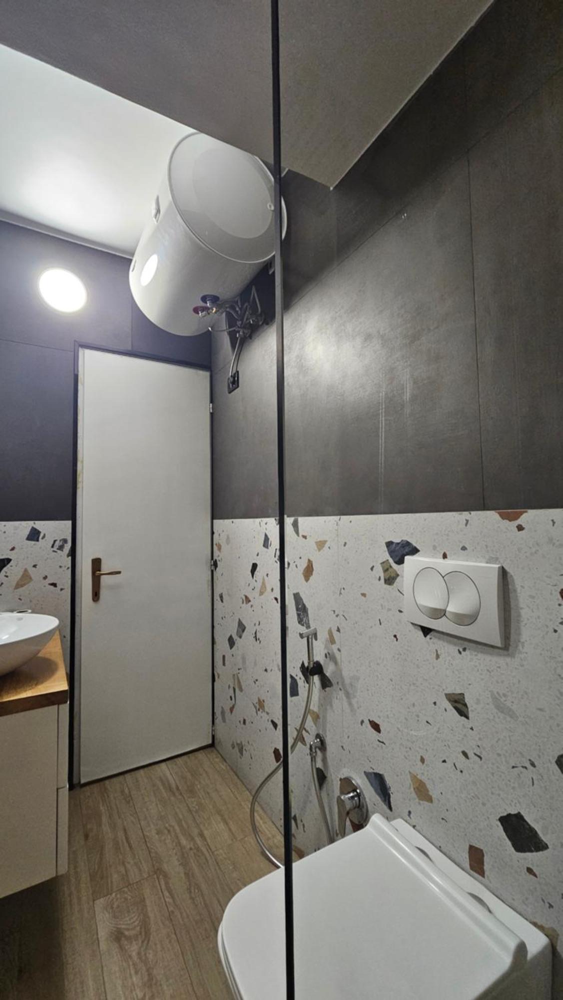 Tam Serviced Studio Apartments Next To Blloku Tirana Esterno foto