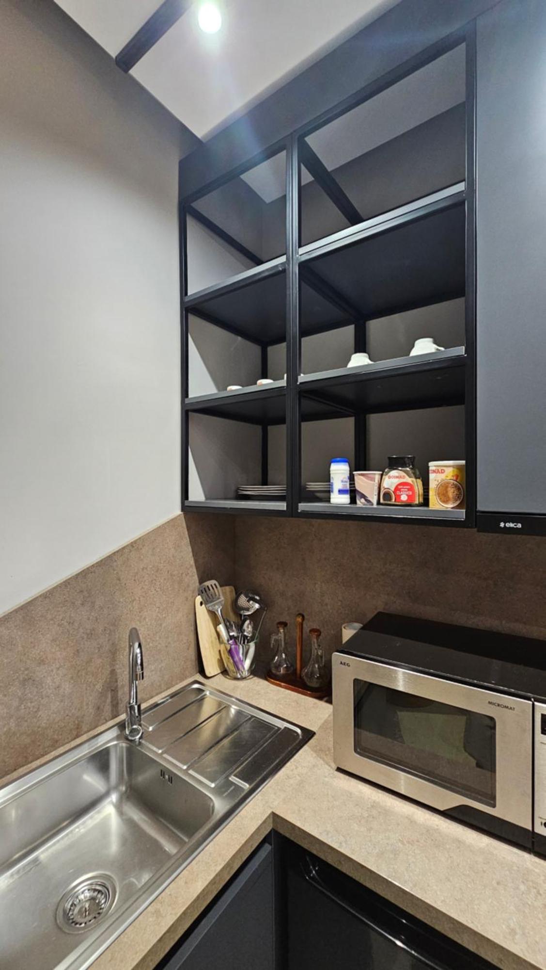 Tam Serviced Studio Apartments Next To Blloku Tirana Esterno foto