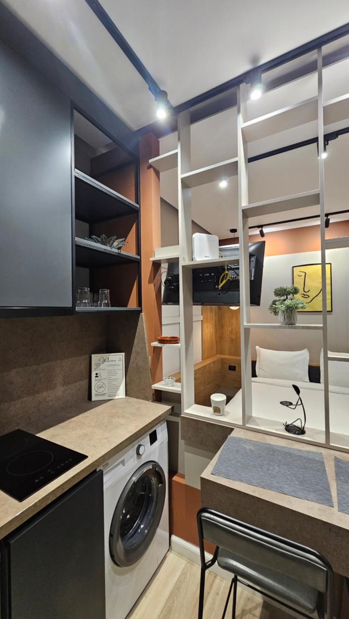 Tam Serviced Studio Apartments Next To Blloku Tirana Esterno foto