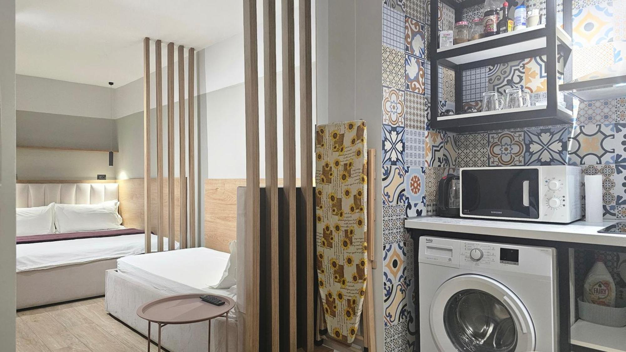 Tam Serviced Studio Apartments Next To Blloku Tirana Esterno foto