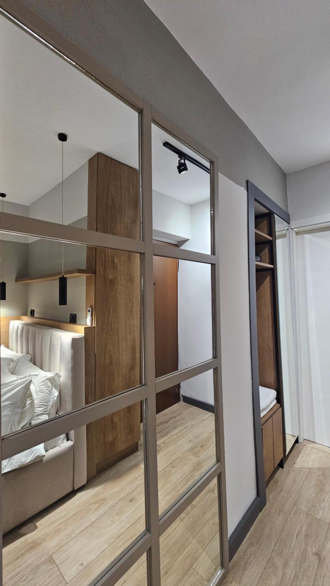 Tam Serviced Studio Apartments Next To Blloku Tirana Esterno foto