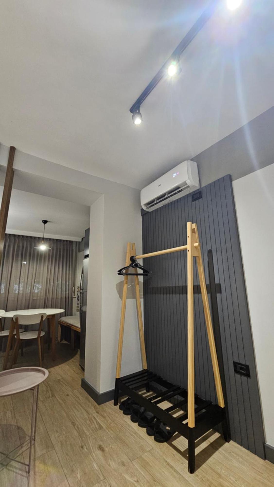 Tam Serviced Studio Apartments Next To Blloku Tirana Esterno foto