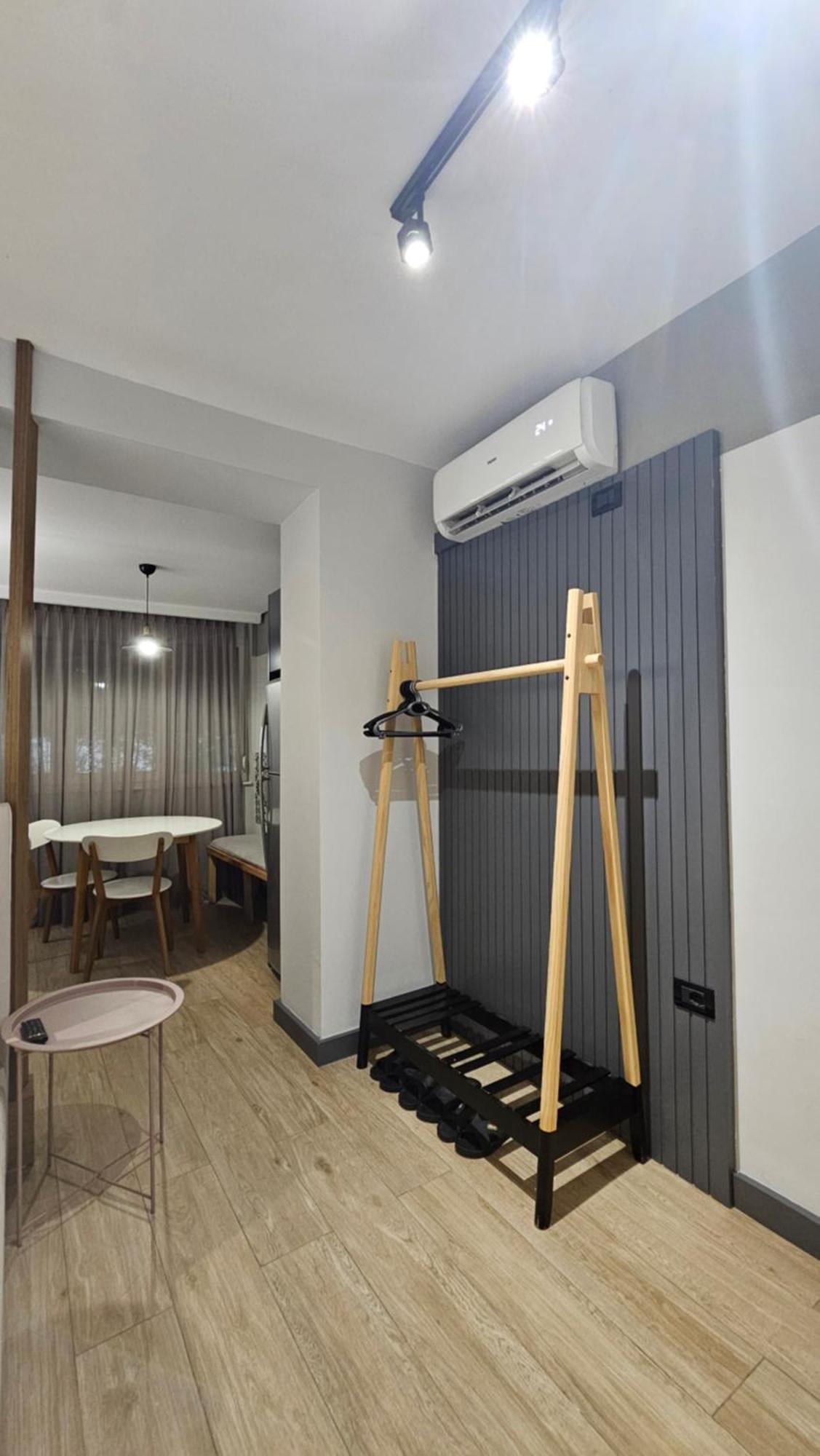 Tam Serviced Studio Apartments Next To Blloku Tirana Esterno foto