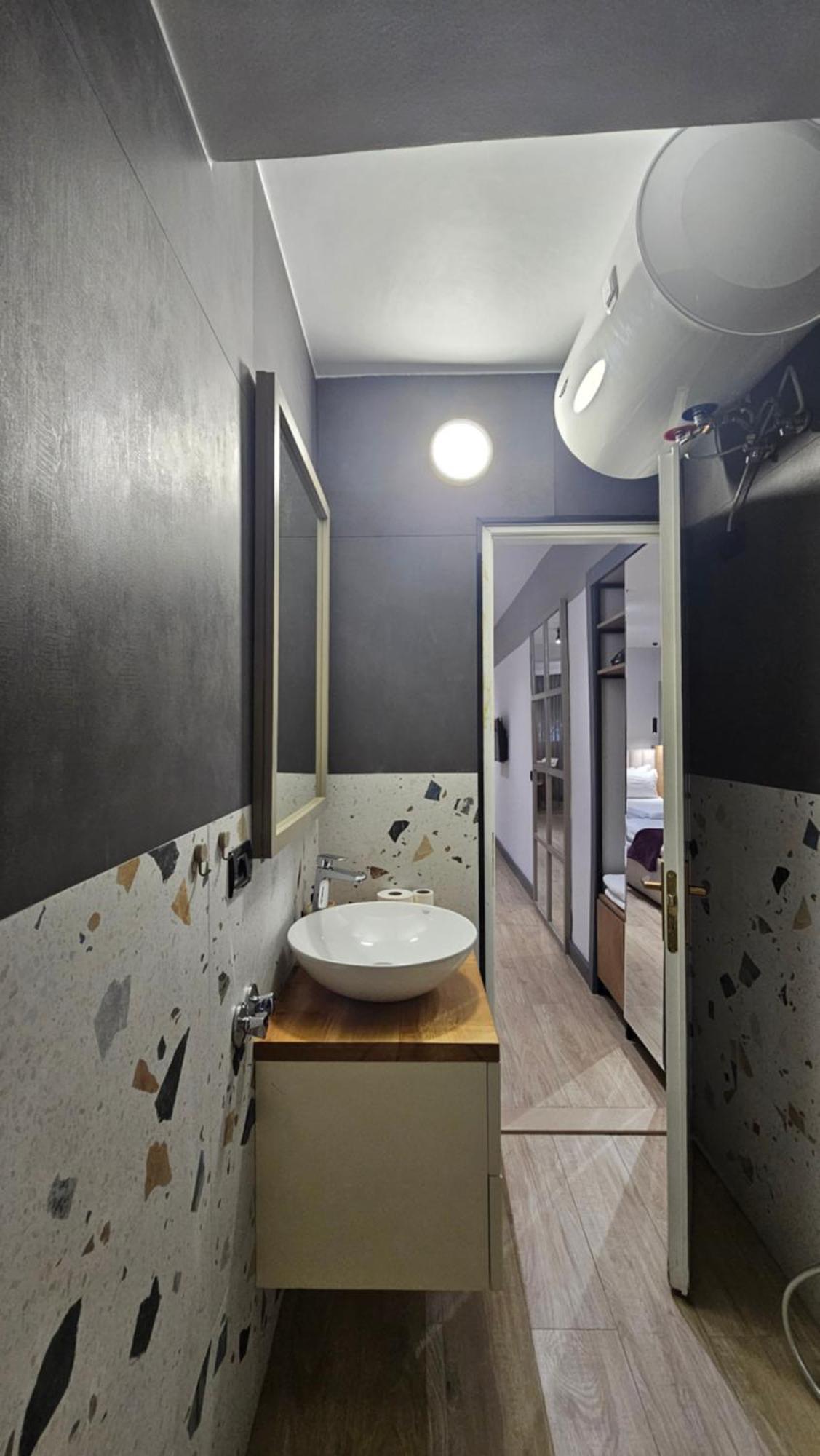 Tam Serviced Studio Apartments Next To Blloku Tirana Esterno foto