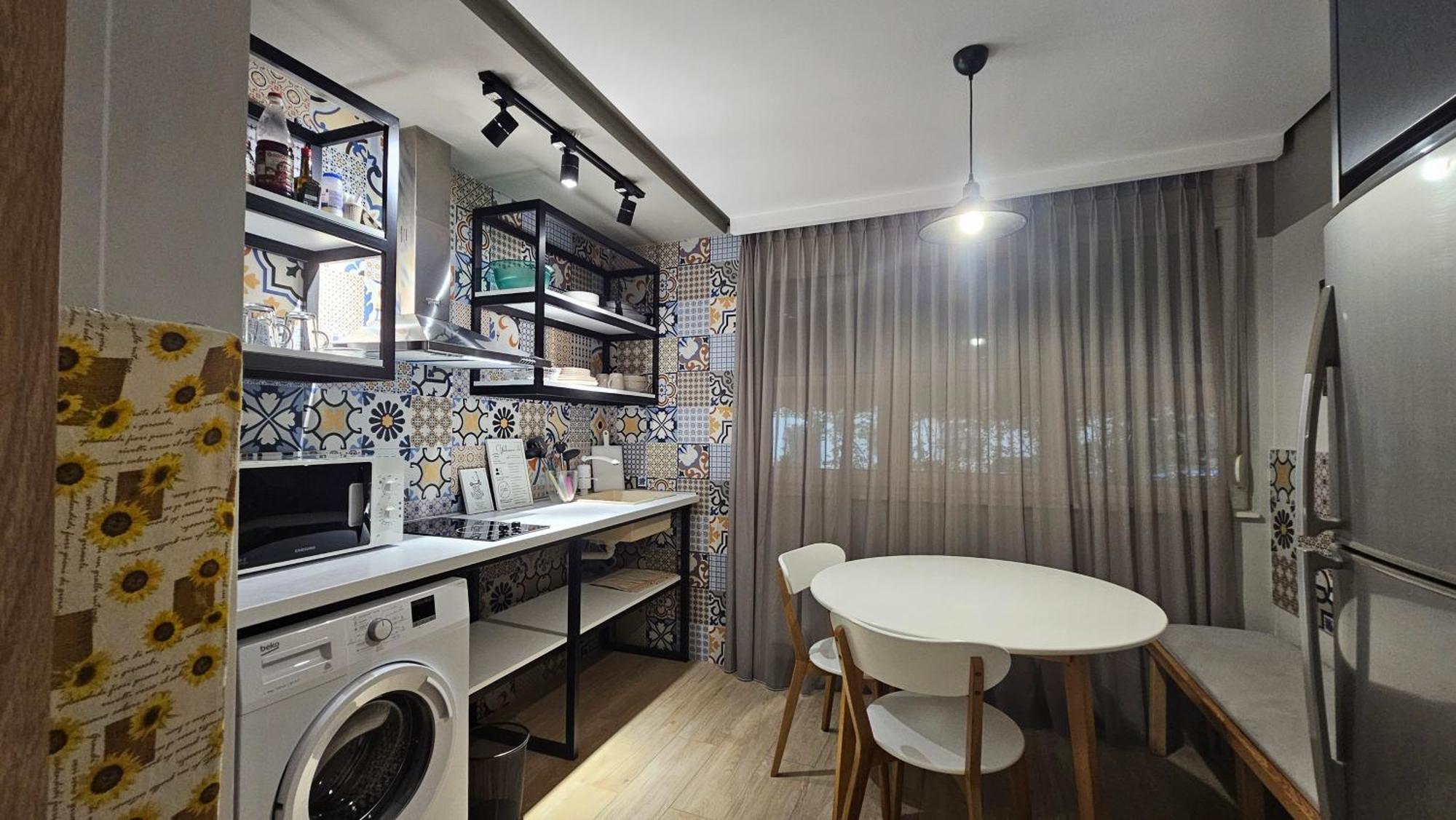 Tam Serviced Studio Apartments Next To Blloku Tirana Esterno foto