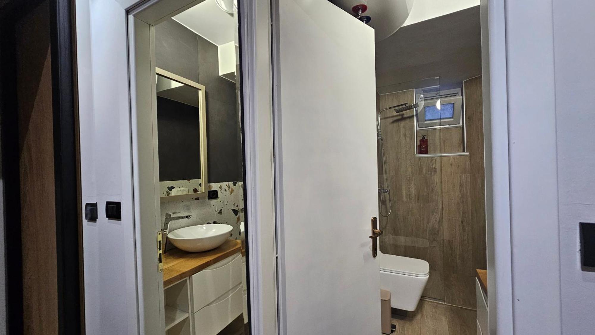 Tam Serviced Studio Apartments Next To Blloku Tirana Esterno foto